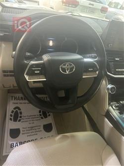 تۆیۆتا لاند کروزەر